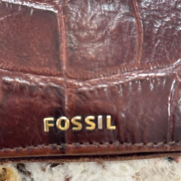Fossil Brown Faux Alligator Skin Wallet - Picture 4 of 5